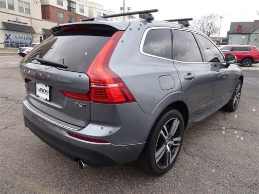 Photo 5 of 21 of 2019 Volvo XC60 T6 Momentum