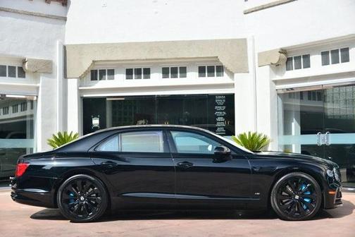 Photo 5 of 25 of 2022 Bentley Flying Spur V8