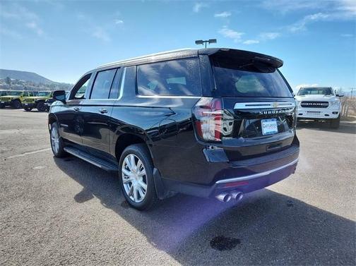 Photo 4 of 41 of 2022 Chevrolet Suburban High Country