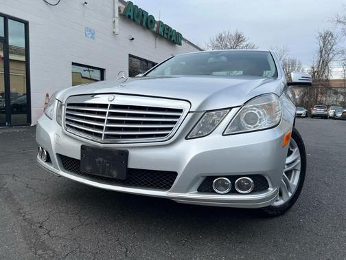 Photo 3 of 75 of 2010 Mercedes-Benz E-Class E 350 4MATIC