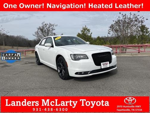 Photo 1 of 36 of 2021 Chrysler 300 S