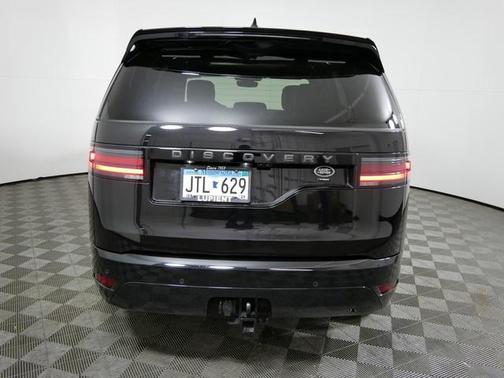 Photo 4 of 32 of 2023 Land Rover Discovery P360 HSE R-Dynamic