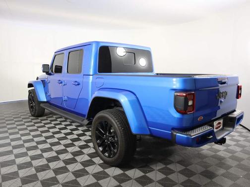 Photo 4 of 16 of 2022 Jeep Gladiator Overland