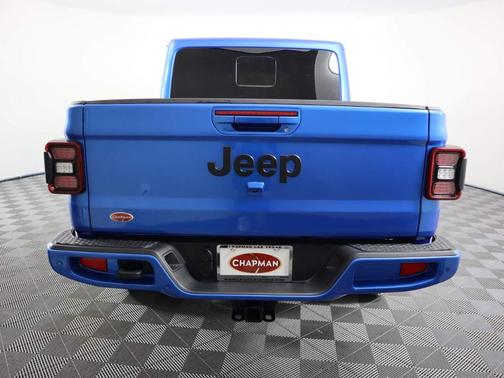 Photo 5 of 16 of 2022 Jeep Gladiator Overland