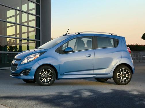 Photo 1 of 1 of 2013 Chevrolet Spark 1LT