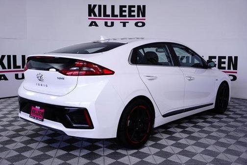 Photo 5 of 29 of 2018 Hyundai IONIQ Hybrid Limited