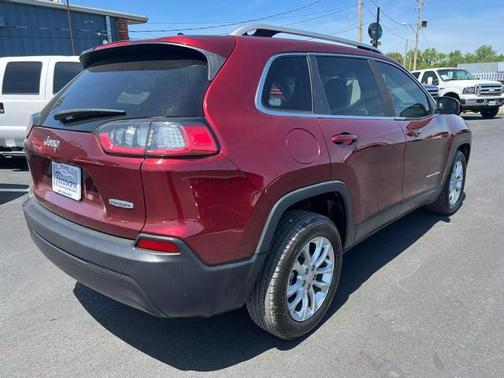 Photo 2 of 11 of 2019 Jeep Cherokee Latitude