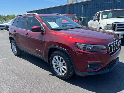 Photo 3 of 11 of 2019 Jeep Cherokee Latitude