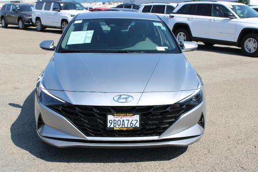 Photo 2 of 28 of 2022 Hyundai Elantra SEL