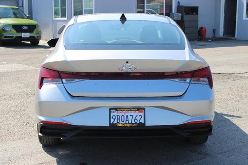Photo 5 of 28 of 2022 Hyundai Elantra SEL