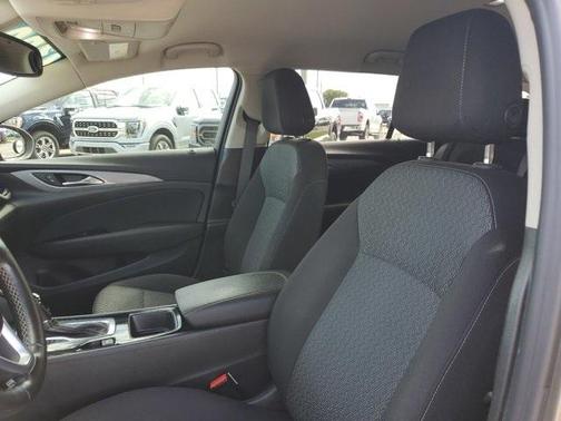 Photo 5 of 31 of 2019 Buick Regal TourX Preferred