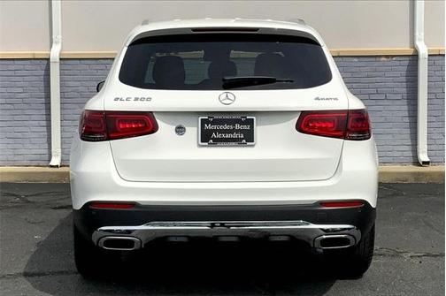 Photo 3 of 29 of 2022 Mercedes-Benz GLC 300 Base 4MATIC