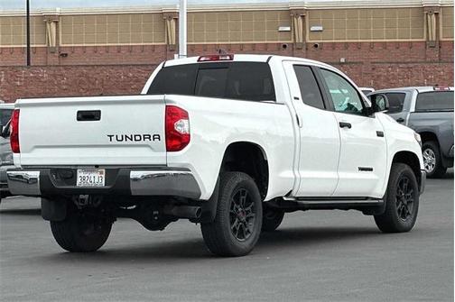 Photo 4 of 32 of 2021 Toyota Tundra SR5