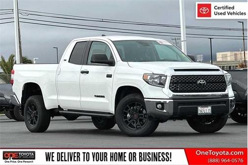 Photo 1 of 32 of 2021 Toyota Tundra SR5