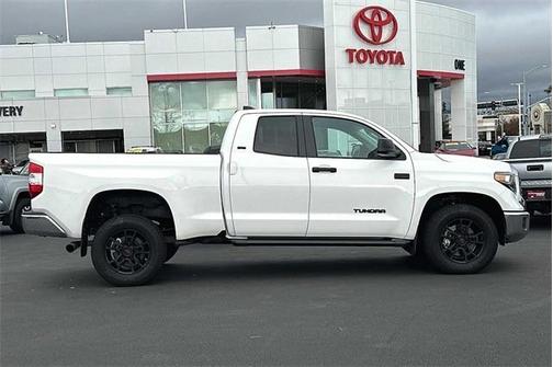 Photo 3 of 32 of 2021 Toyota Tundra SR5