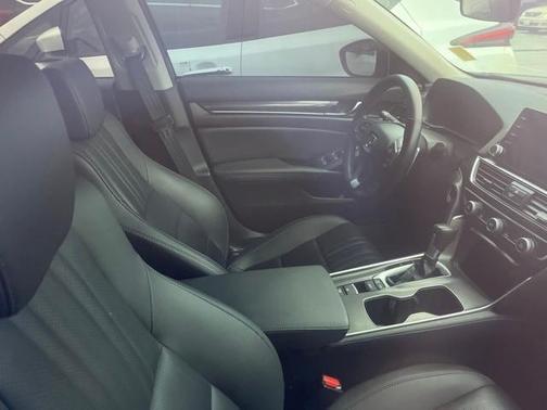 Photo 5 of 5 of 2022 Honda Accord Sport SE