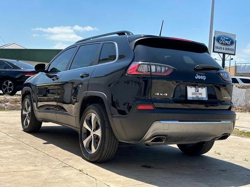 Photo 3 of 31 of 2022 Jeep Cherokee Limited