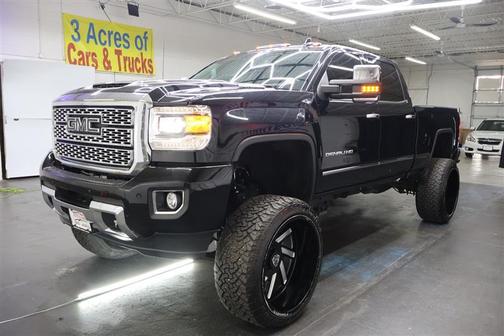 Photo 5 of 43 of 2019 GMC Sierra 2500 Denali
