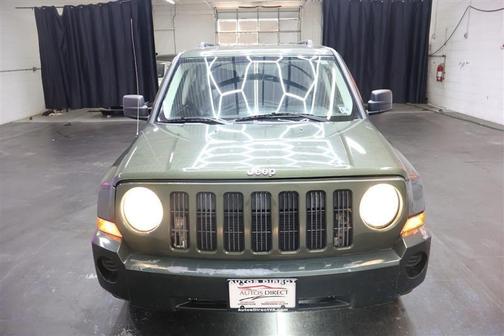 Photo 4 of 32 of 2008 Jeep Patriot Sport