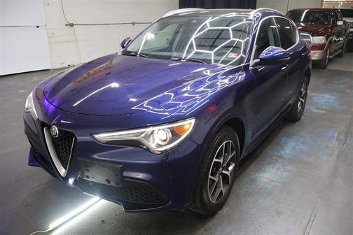 Photo 5 of 43 of 2021 Alfa Romeo Stelvio Ti
