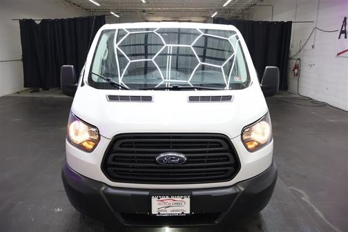 Photo 4 of 33 of 2018 Ford Transit-150 Base
