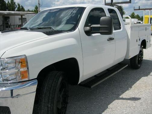 Photo 2 of 9 of 2013 Chevrolet Silverado 3500 Work Truck
