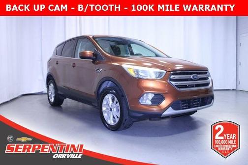 Photo 1 of 40 of 2017 Ford Escape SE