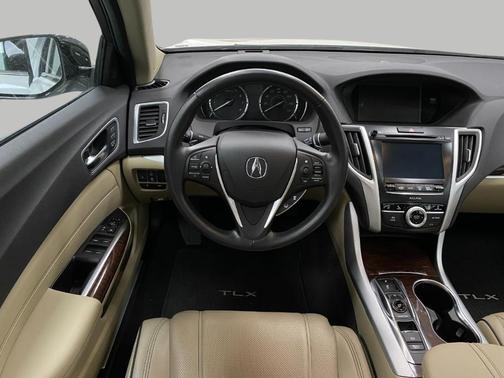 Photo 5 of 33 of 2020 Acura TLX V6 w/Technology Package