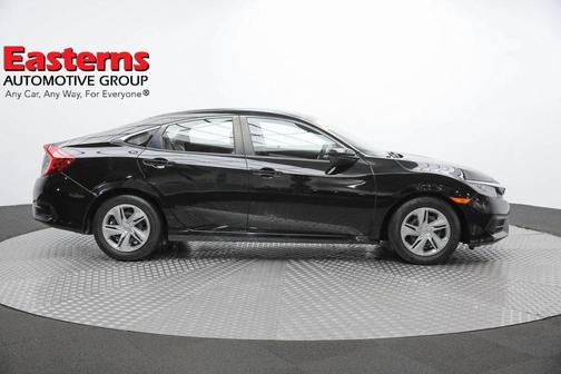 Photo 4 of 60 of 2018 Honda Civic LX
