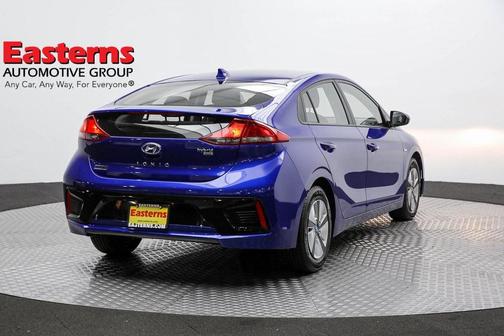 Photo 5 of 60 of 2019 Hyundai IONIQ Hybrid Blue