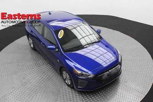 Photo 3 of 60 of 2019 Hyundai IONIQ Hybrid Blue