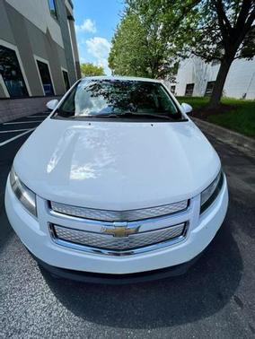 Photo 1 of 9 of 2015 Chevrolet Volt Base