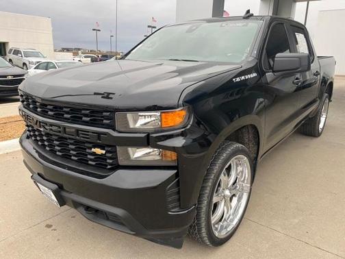 Photo 1 of 11 of 2022 Chevrolet Silverado 1500 Limited Custom