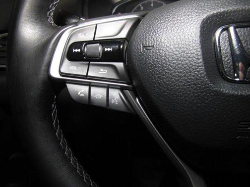 Photo 4 of 27 of 2021 Honda Accord Sport SE