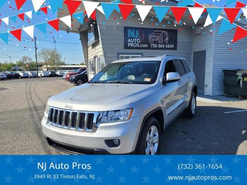 Photo 1 of 22 of 2011 Jeep Grand Cherokee Laredo