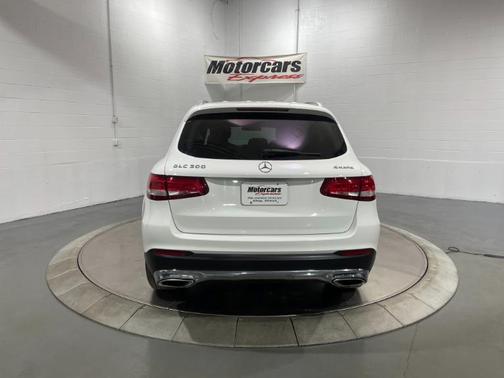 Photo 4 of 39 of 2016 Mercedes-Benz GLC-Class GLC 300 4MATIC