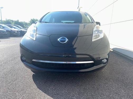 Photo 3 of 13 of 2014 Nissan Leaf SV