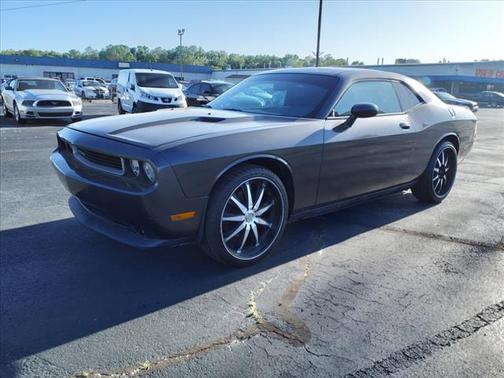 Photo 1 of 21 of 2014 Dodge Challenger SXT