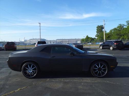 Photo 5 of 21 of 2014 Dodge Challenger SXT