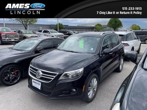 Photo 1 of 4 of 2011 Volkswagen Tiguan SEL