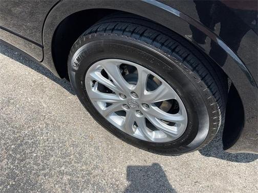 Photo 5 of 12 of 2020 Buick Envision Preferred