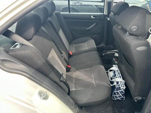 Photo 5 of 7 of 2001 Volkswagen Jetta Wolfsburg Edition