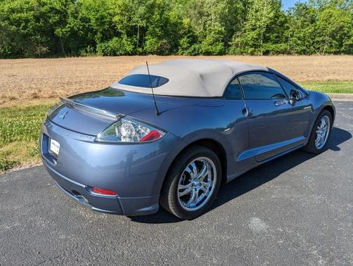Photo 4 of 27 of 2007 Mitsubishi Eclipse Spyder GT