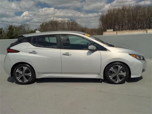 Photo 5 of 32 of 2020 Nissan Leaf SV