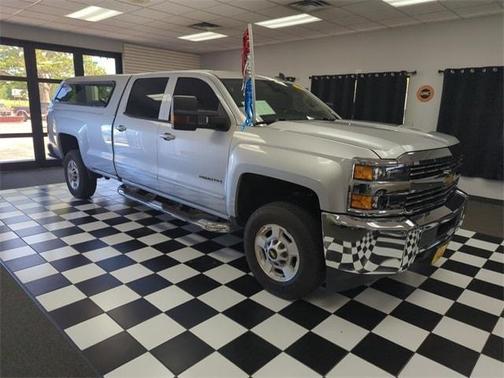 Photo 5 of 51 of 2018 Chevrolet Silverado 2500 LT