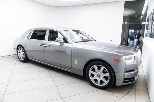 Photo 3 of 41 of 2019 Rolls-Royce Phantom