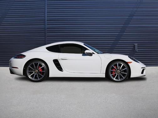 Photo 4 of 25 of 2017 Porsche 718 Cayman S