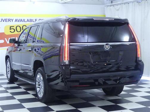 Photo 4 of 42 of 2015 Cadillac Escalade ESV Base