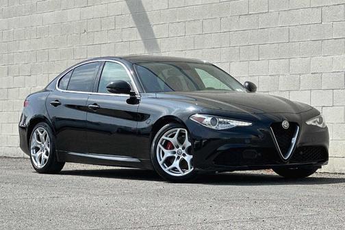Photo 1 of 37 of 2018 Alfa Romeo Giulia Ti
