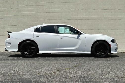 Photo 3 of 38 of 2020 Dodge Charger GT